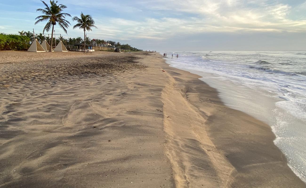 Photo of Graveside Beach with bright sand surface