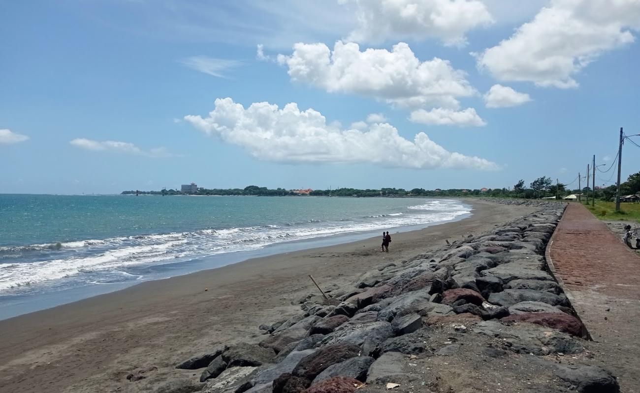 Photo of Biaung Beach with gray sand surface