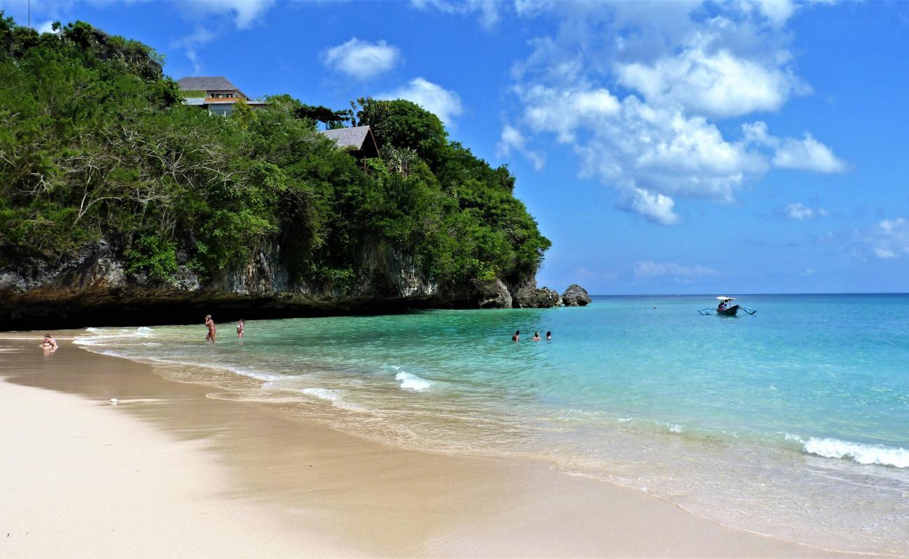 Photo of Padang Padang Beach with bright sand surface