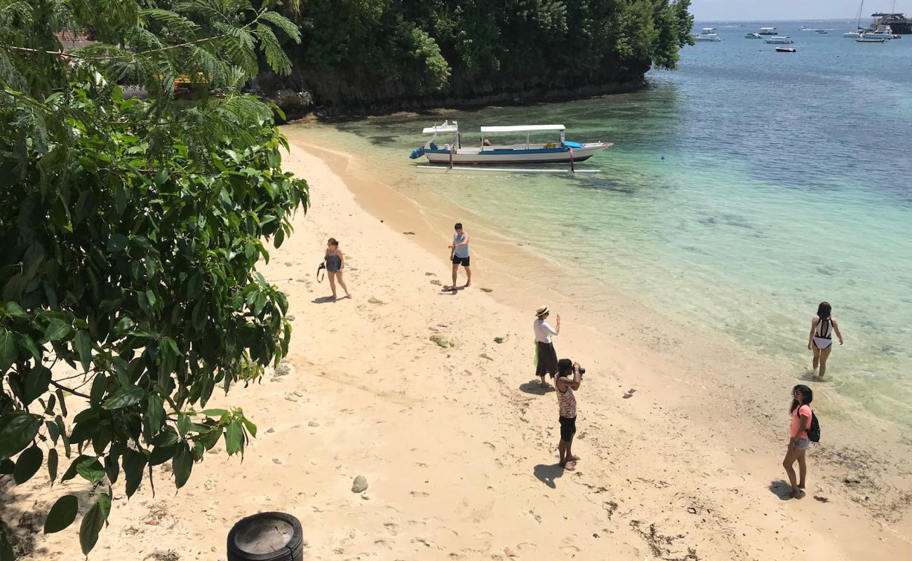 Photo of Song Lambung Beach with bright sand surface