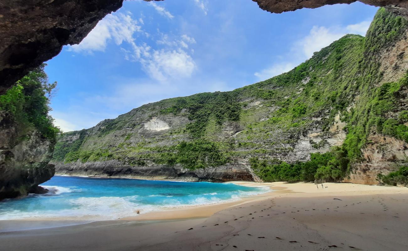 Photo of Kelingking Beach with bright sand surface