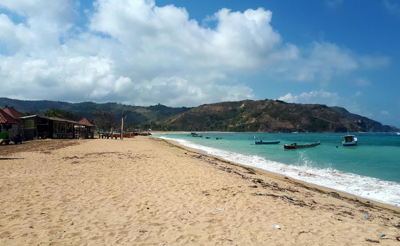 Photo of Areguling Beach with bright sand surface