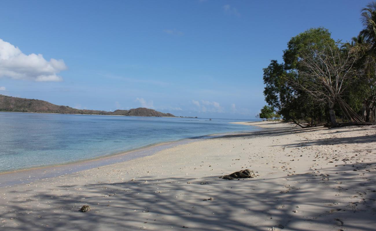 Photo of Gili Asahan Amahelia Beach with white sand surface