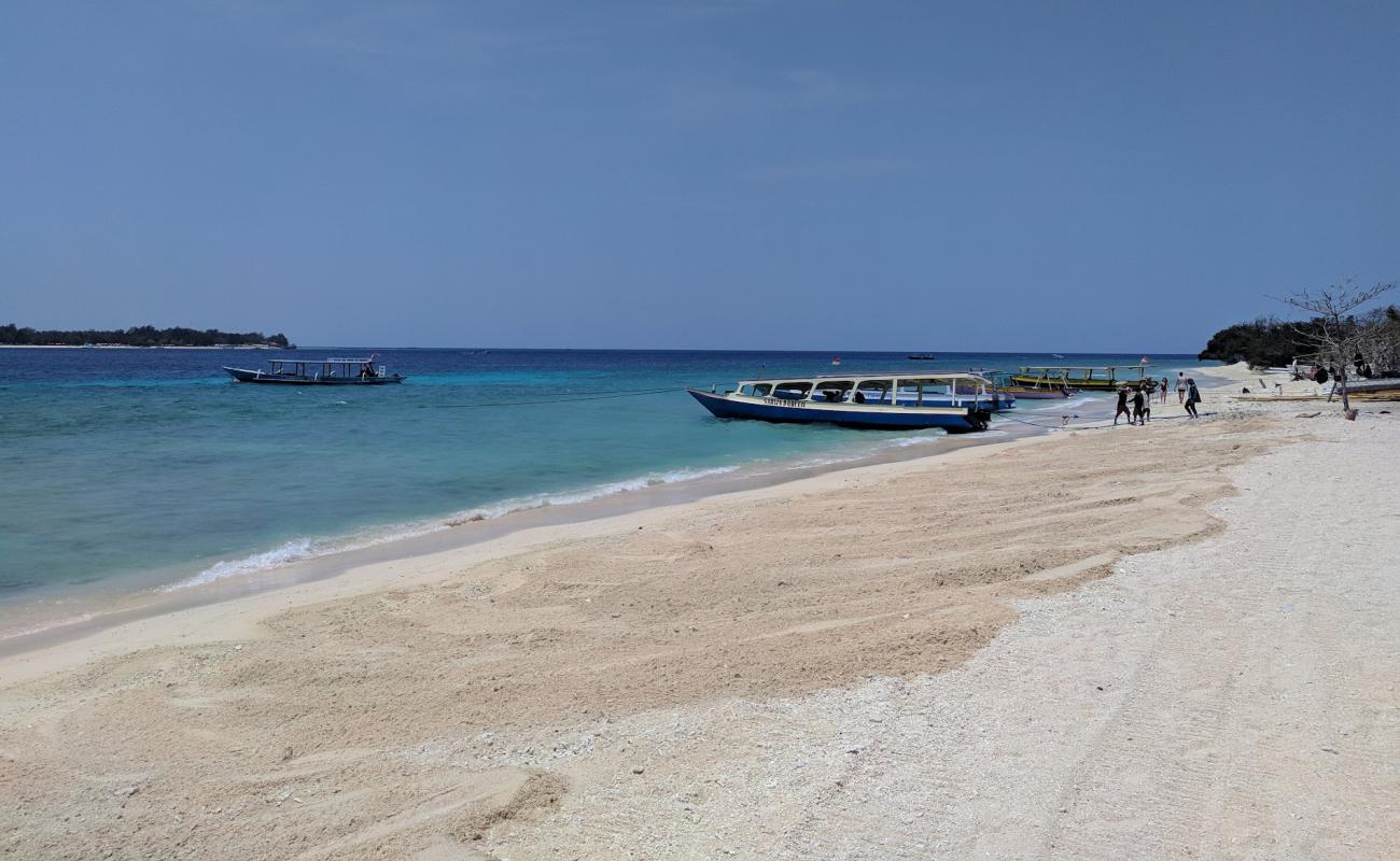 Photo of Gili Meno Bask Nest Beach with bright sand surface