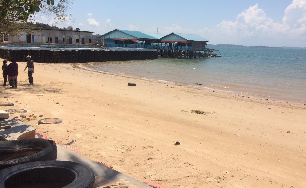 Photo of Tanjung Piayu Beach with bright sand surface