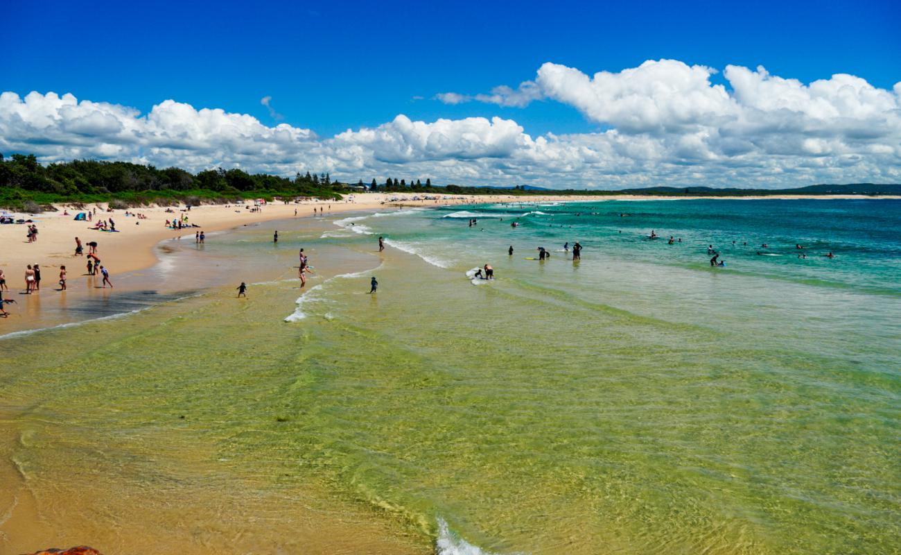 Photo of Heads Beach with bright sand surface