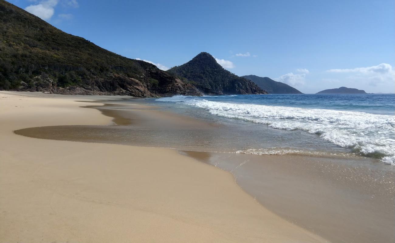 Photo of Wreck Beach with bright fine sand surface