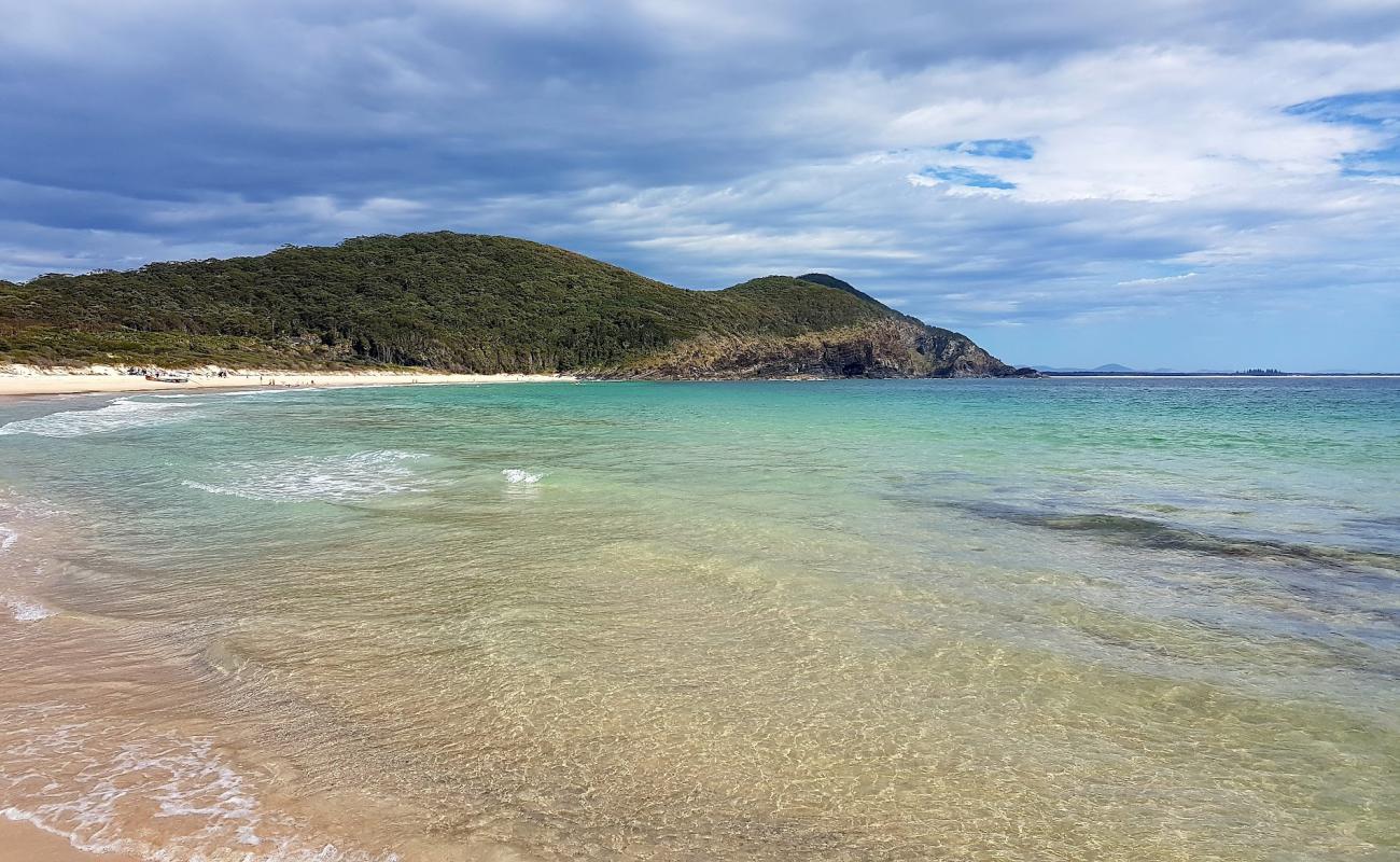 Photo of Elizabeth Beach with bright fine sand surface