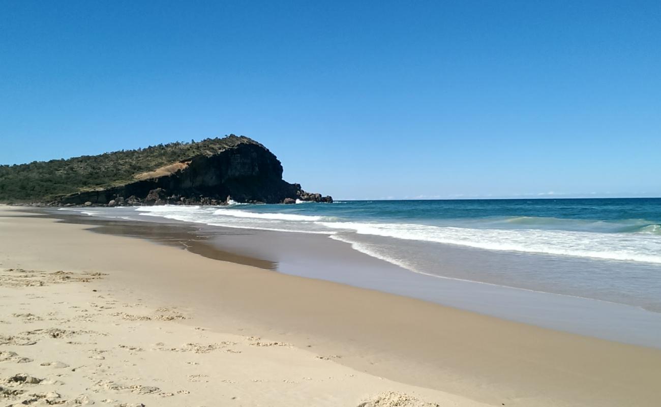 Photo of Grants Beach with bright fine sand surface