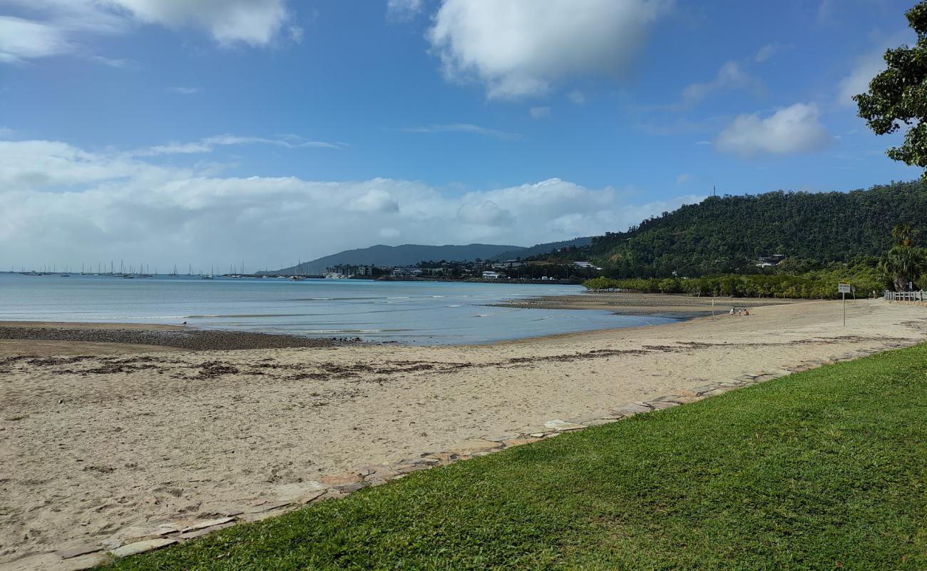 Photo of Cannonvale Beach with bright sand surface