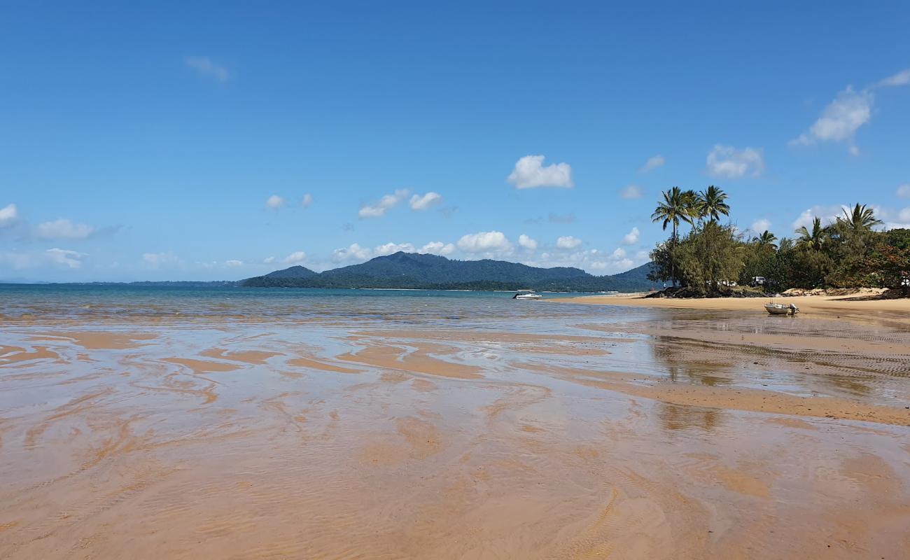 Photo of Kurrimine Beach with bright sand surface