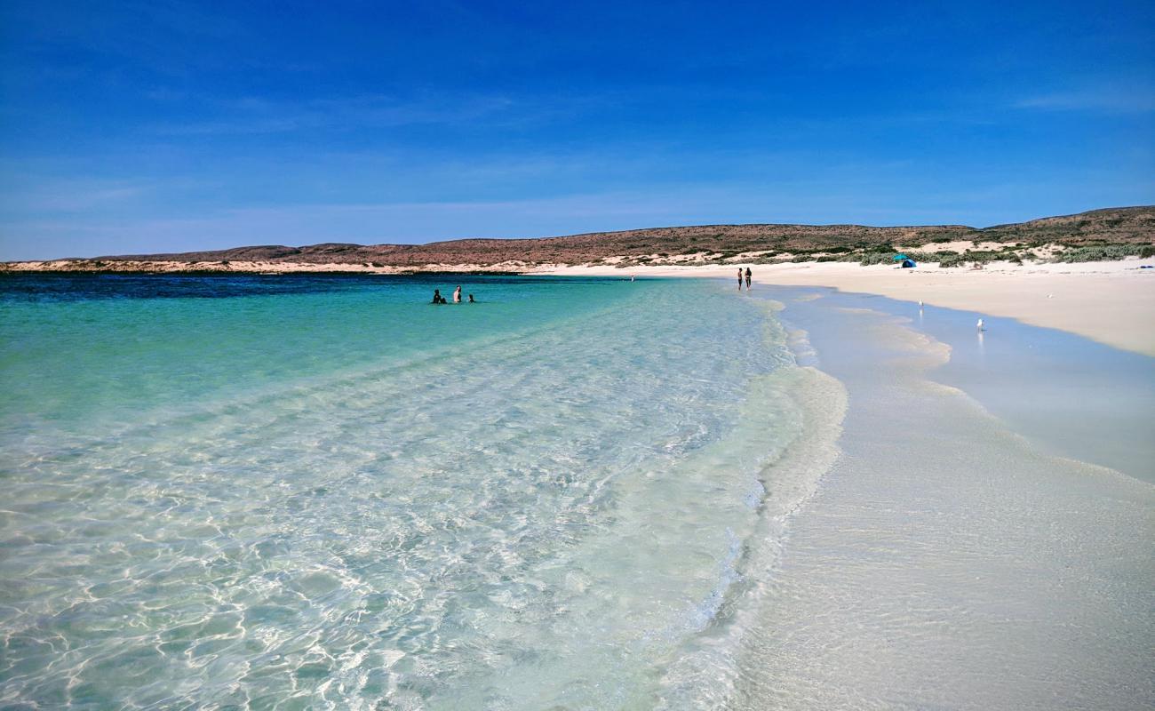 Photo of Turquoise Bay with bright sand surface