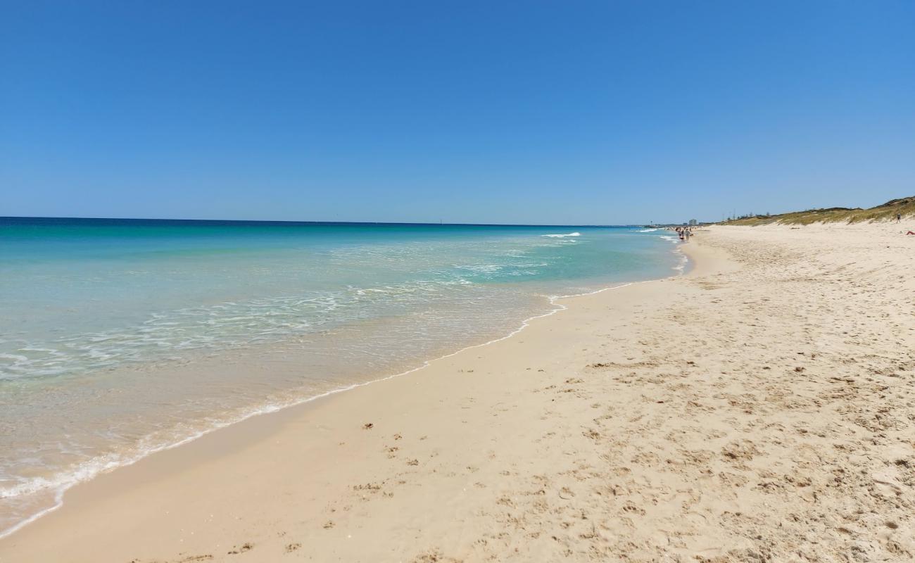 Photo of Perth South City Beach with bright sand surface