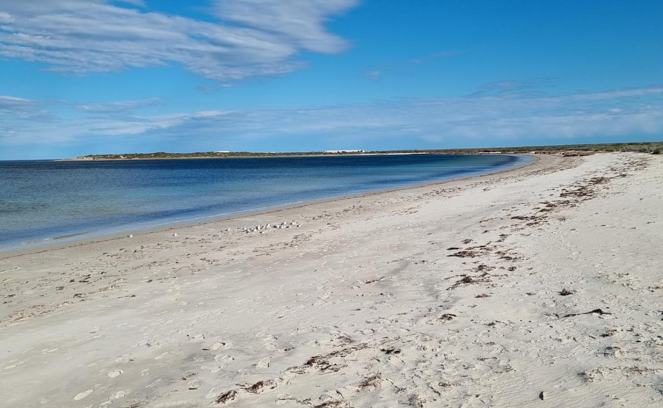 Photo of Arno Bay with bright sand surface