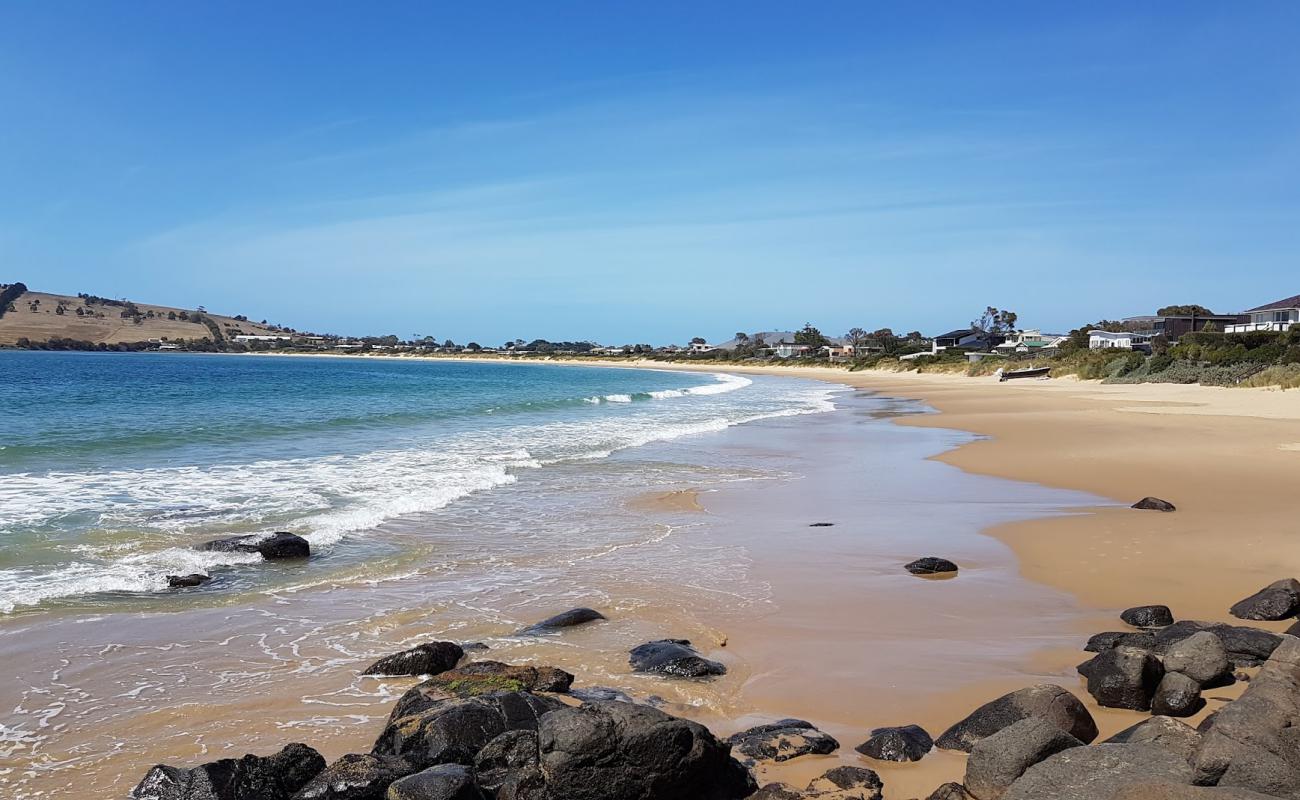 Photo of Cremorne Beach with bright sand surface