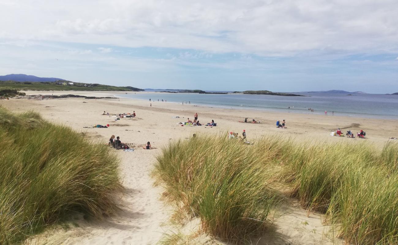 Photo of Glassiluan Beach with bright sand surface