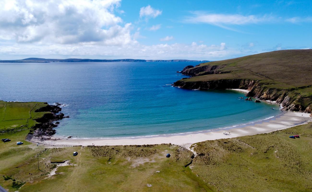 Photo of Rinroe Beach with bright sand surface