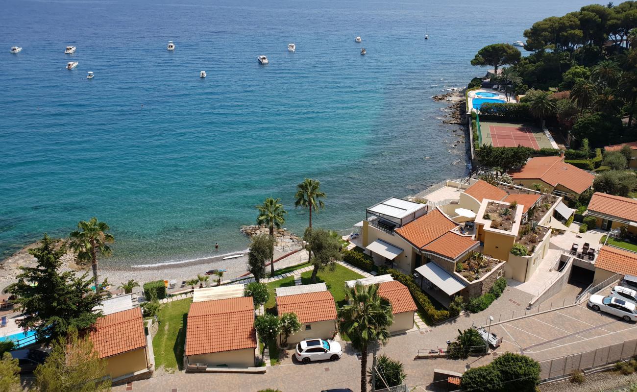 Photo of Baia La Ruota with gray fine pebble surface