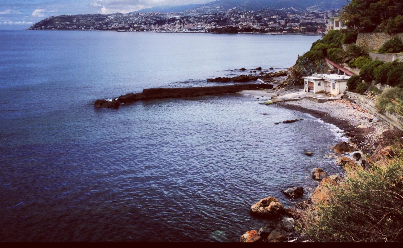 Photo of Vesca beach with rocks cover surface