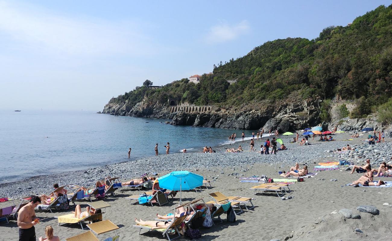 Photo of Spiaggia Lungomare with gray sand surface