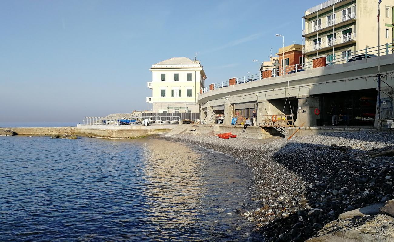 Photo of Spiaggia di Quinto III with gray pebble surface