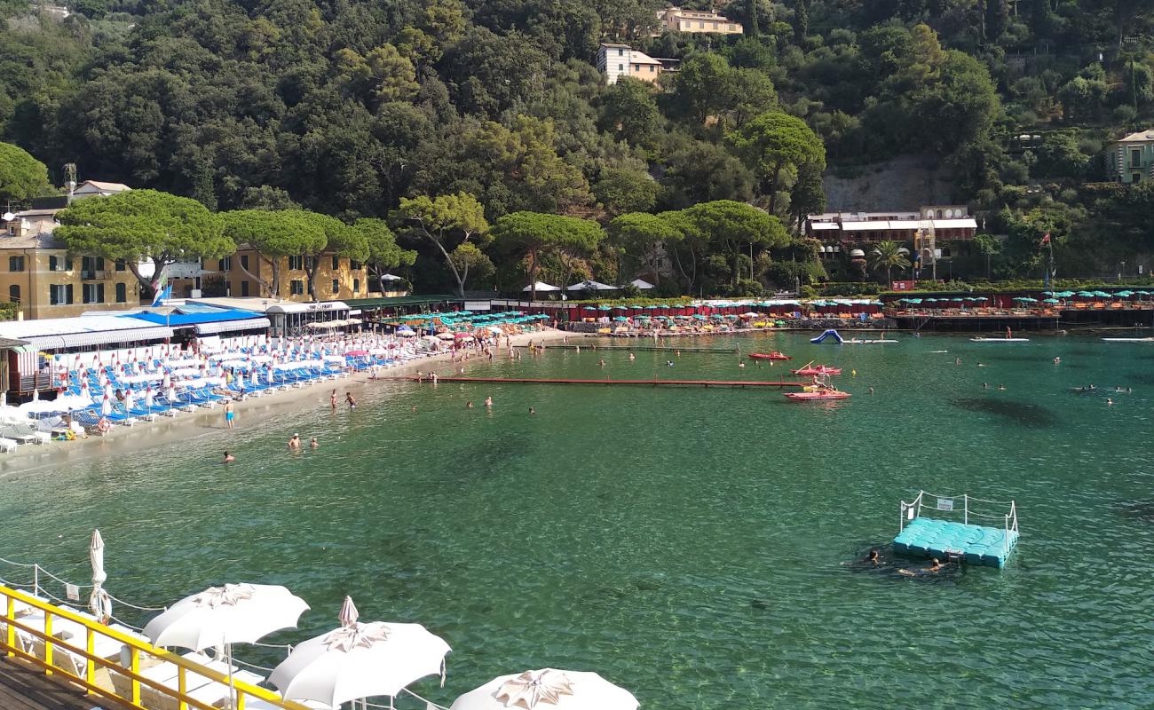 Photo of Paraggi Beach with brown sand surface