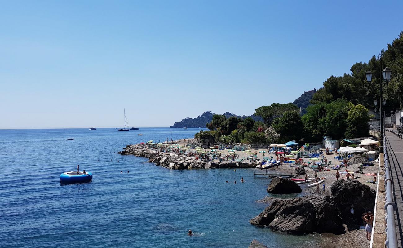 Photo of Gio e Rino beach with gray fine pebble surface