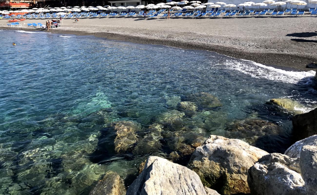 Photo of Lavagna beach with brown fine pebble surface