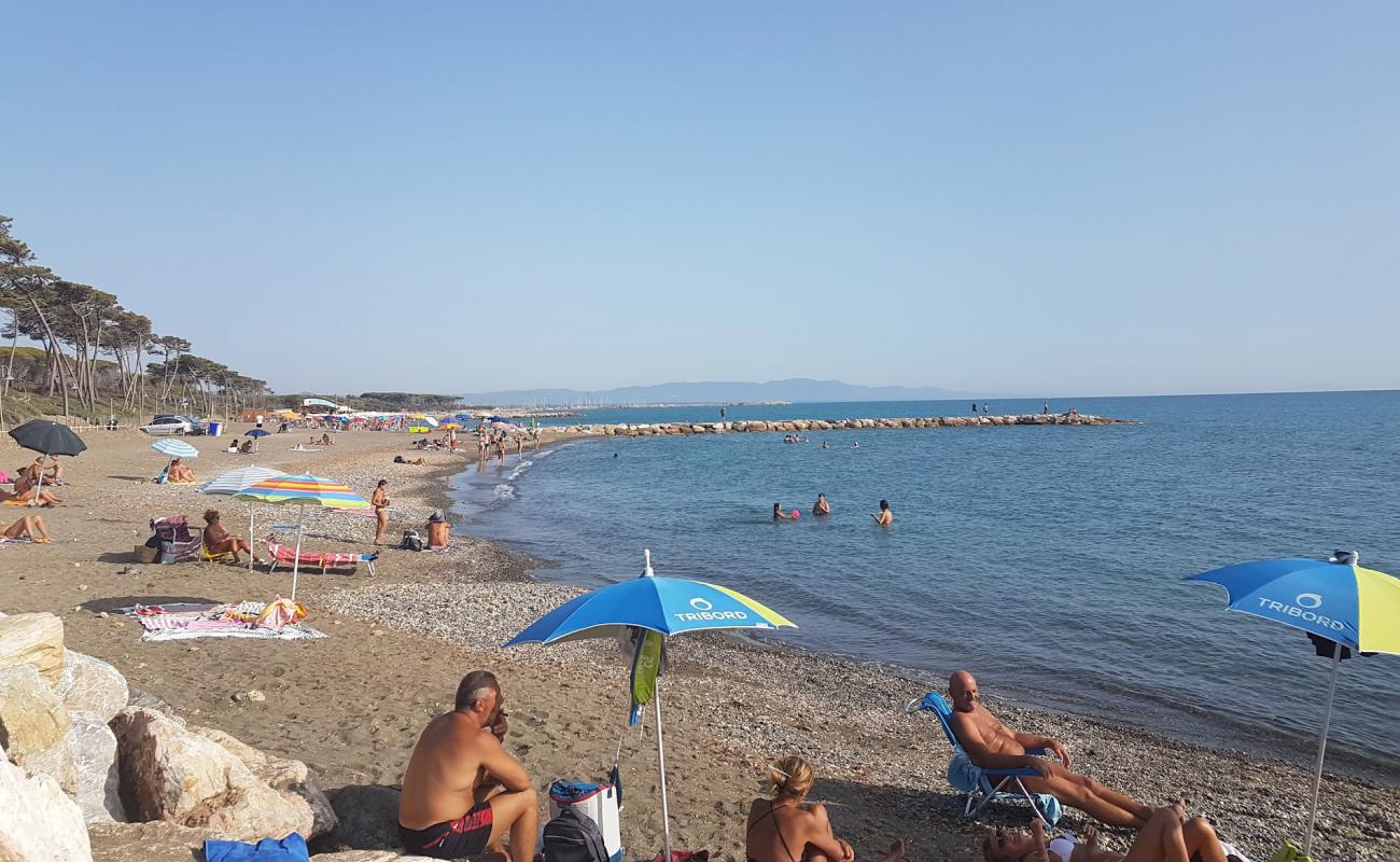 Photo of Bau beach with brown sand surface