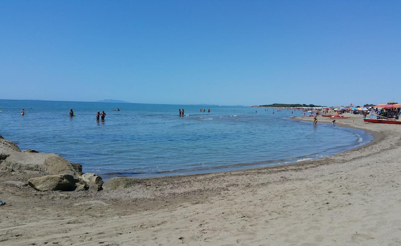 Photo of Er Corsaro beach with brown sand surface