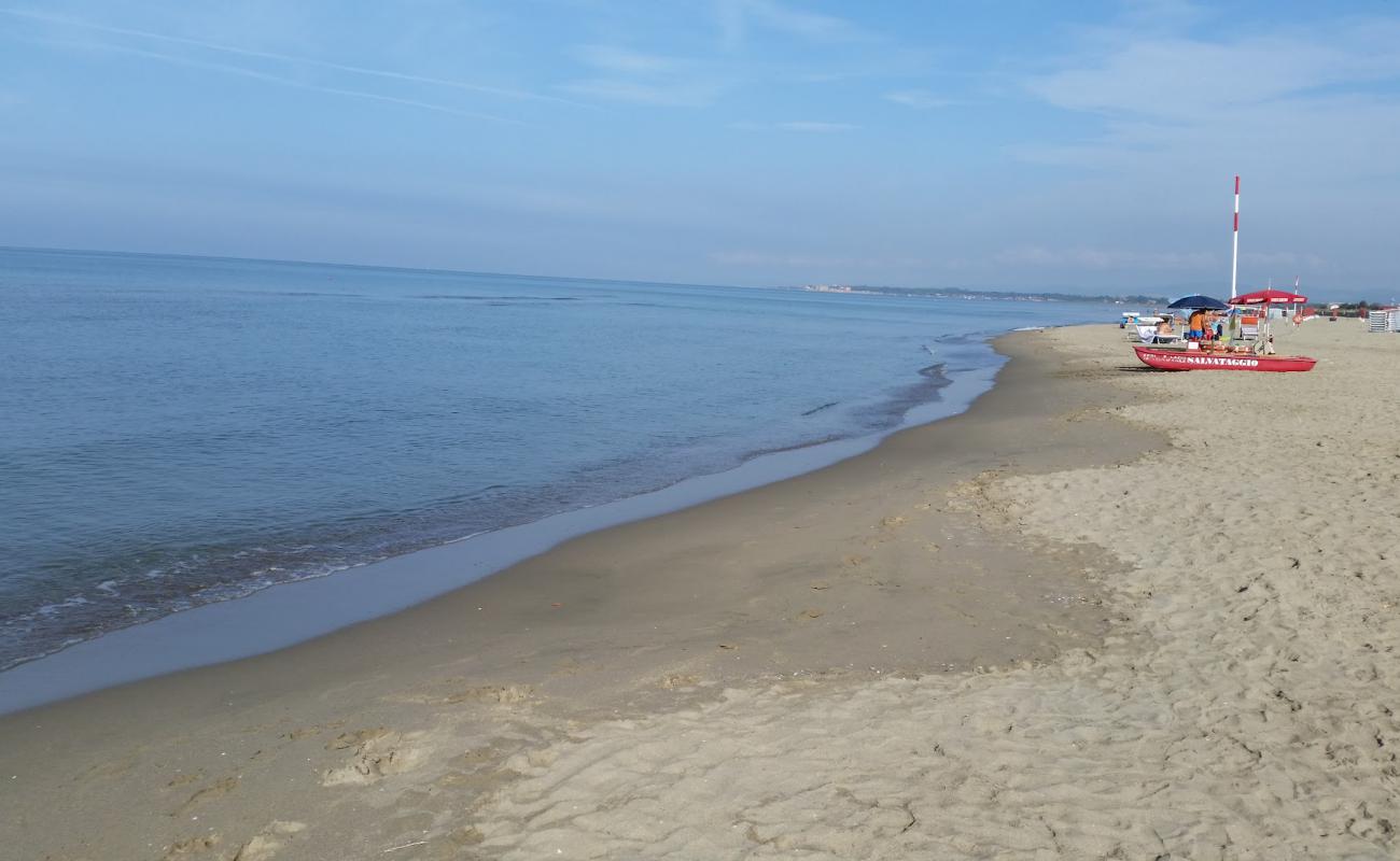 Photo of Passo Oscuro beach with brown sand surface