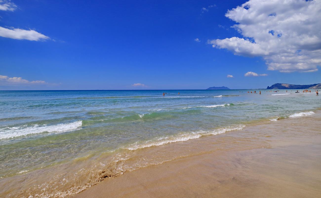 Photo of Rio Claro beach with brown sand surface