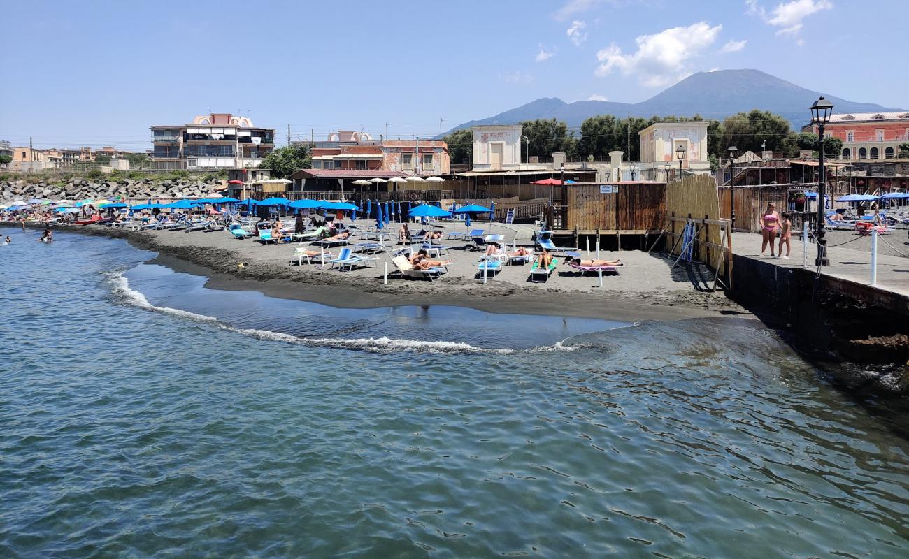 Photo of Spaggia de Favorita with gray sand surface