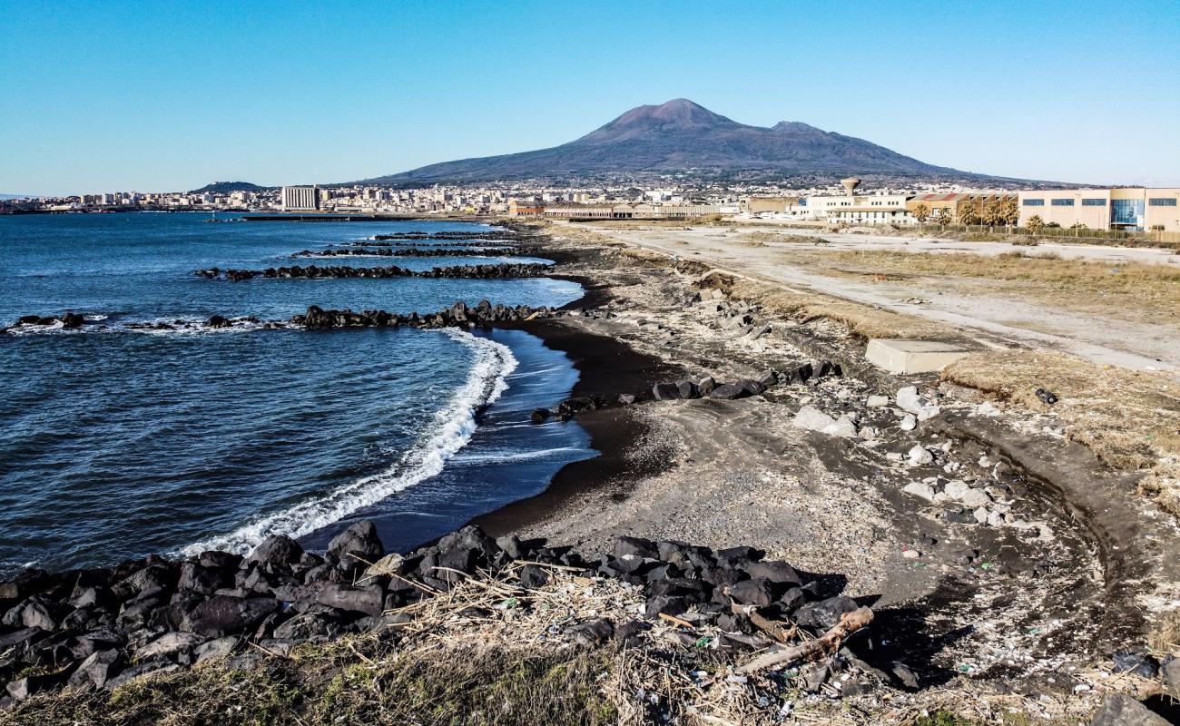 Photo of Rovigliano with gray sand &  pebble surface