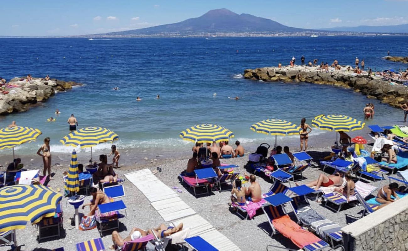 Photo of Simone Catello beach with gray fine pebble surface