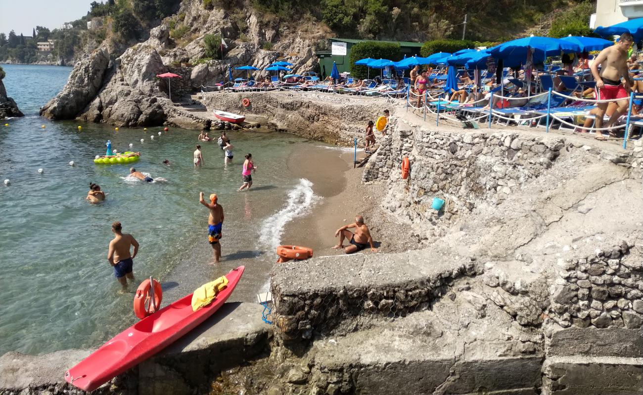 Photo of Lido a' cartera with gray fine pebble surface