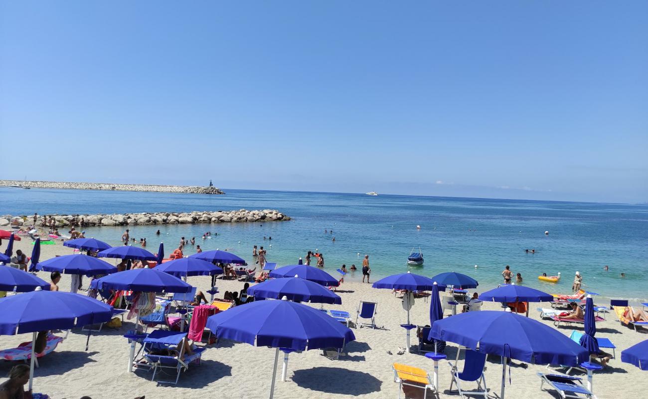 Photo of Arechi beach with brown sand surface