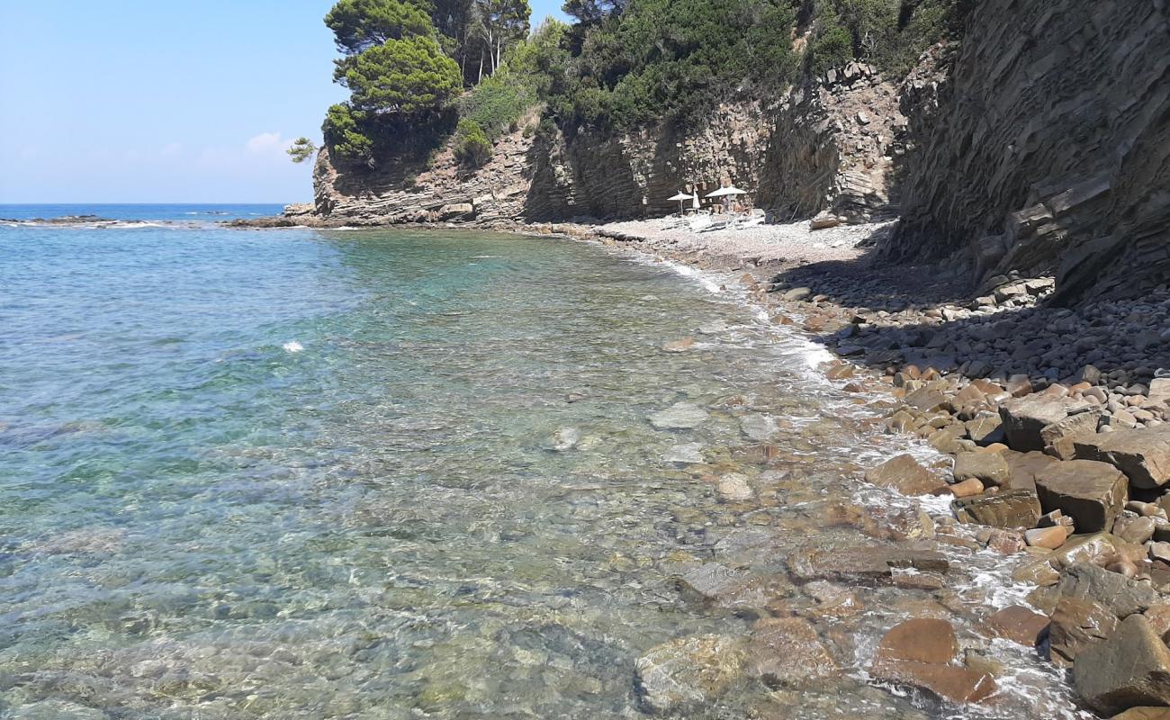 Photo of Spiaggia di via Vallonealto with gray pebble surface