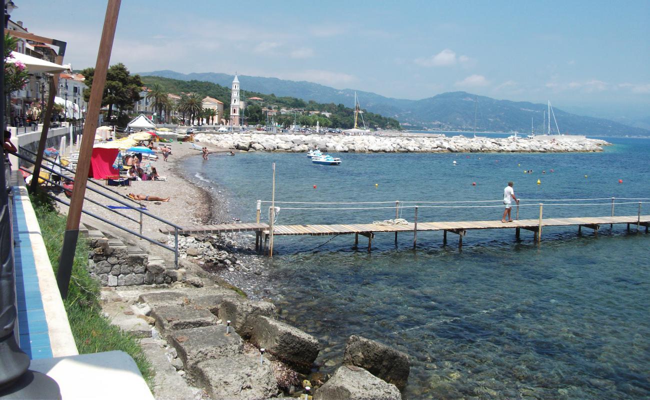 Photo of Port of Scario beach II with gray sand &  pebble surface