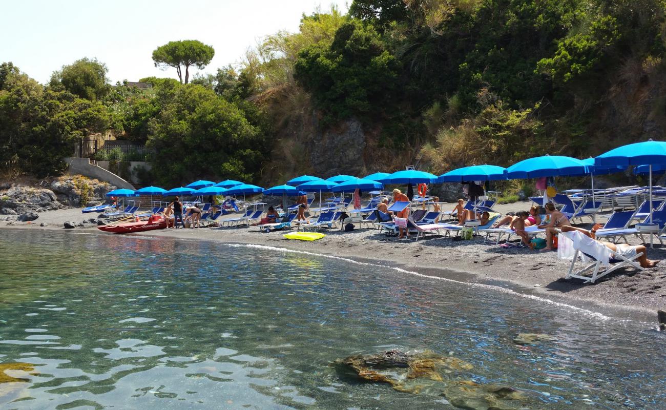 Photo of Spiaggia Le Terrazze with gray fine pebble surface