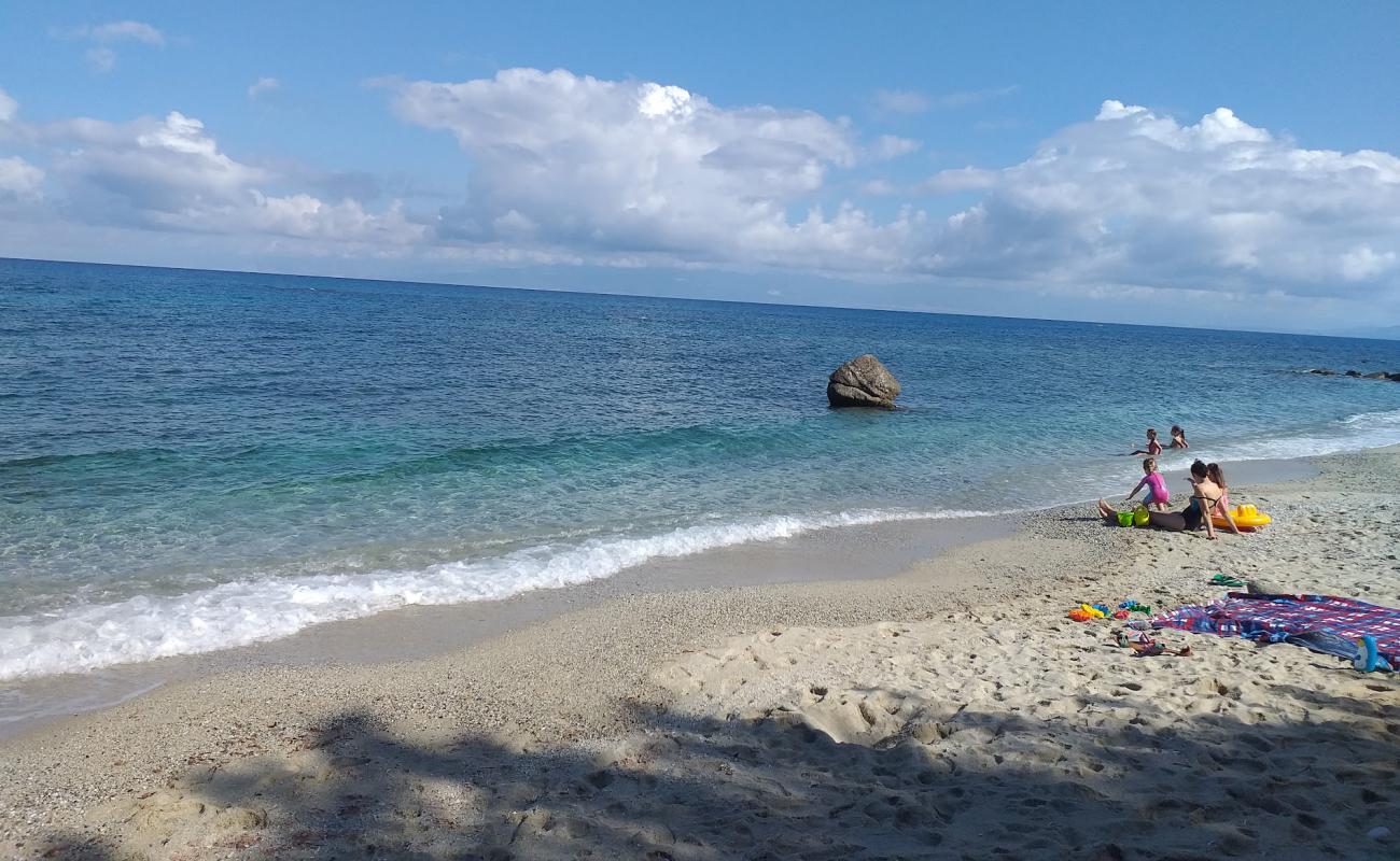 Photo of Scoglio la Vrace beach with bright sand surface