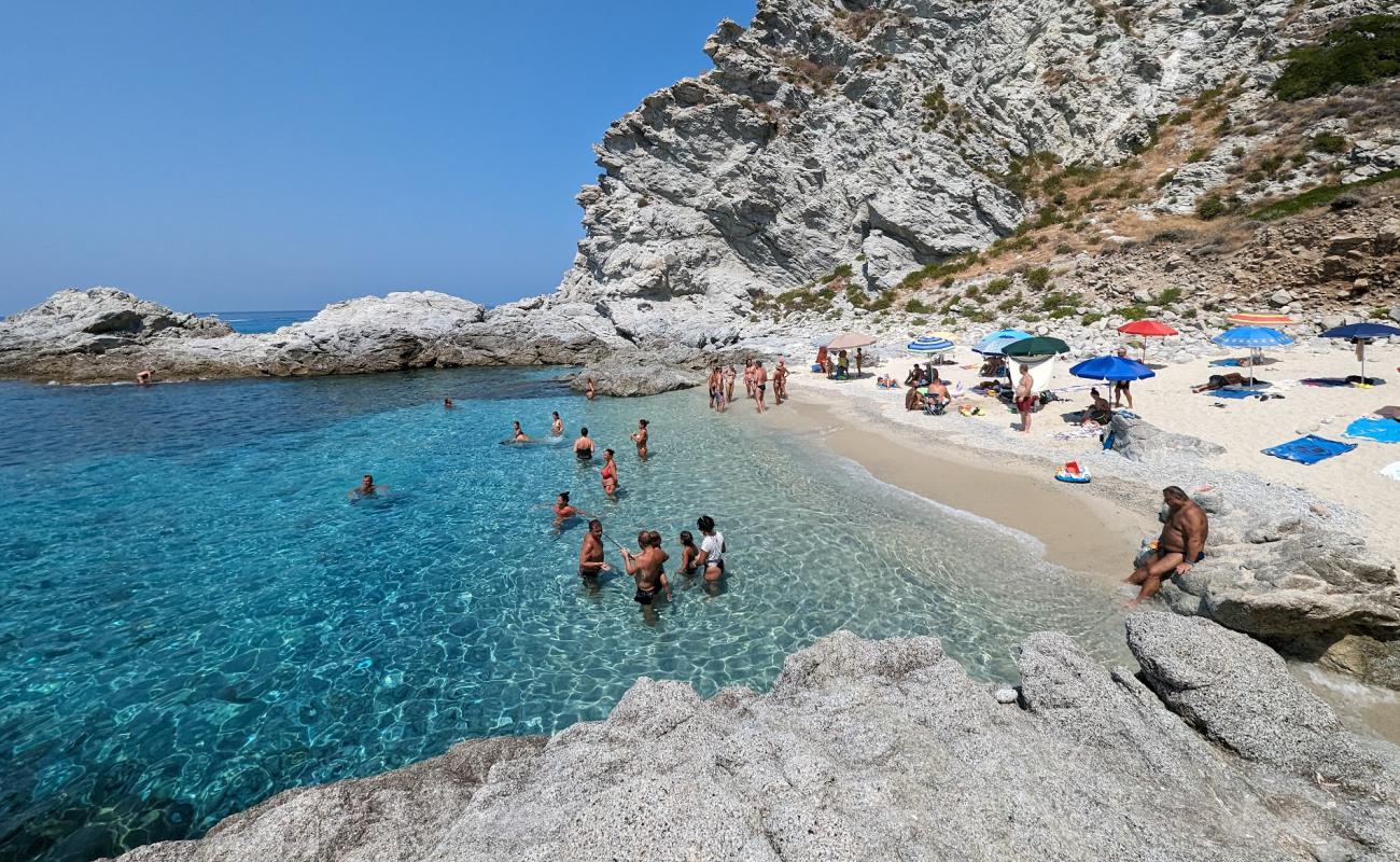 Photo of Praia I Focu beach with light fine pebble surface