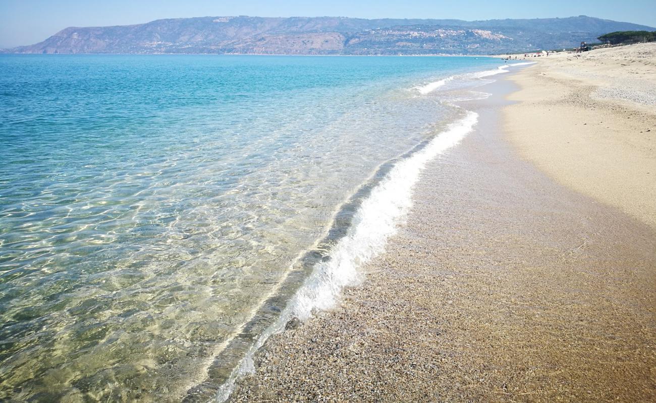 Photo of Contrada Mortelletto with bright fine sand surface