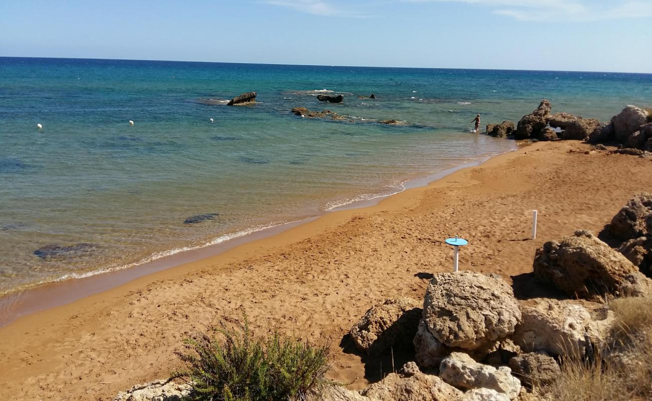 Photo of Fratte III beach with brown fine sand surface