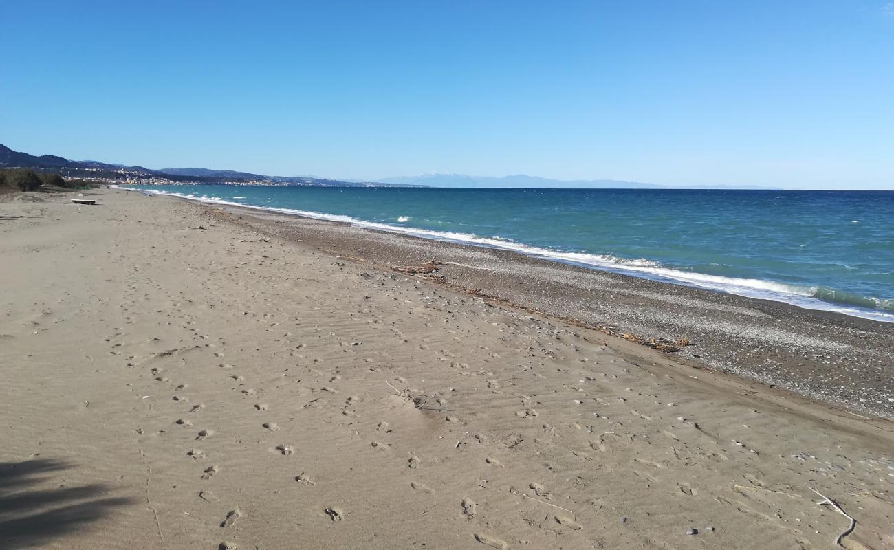 Photo of La Capannina beach with gray sand &  pebble surface