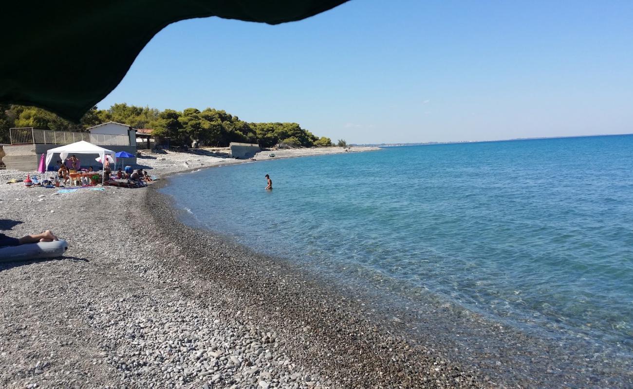 Photo of Campeggio Il Delfino with gray pebble surface