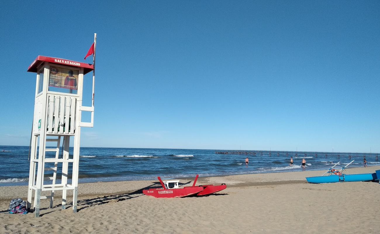 Photo of Tortuga Beach with bright fine sand surface