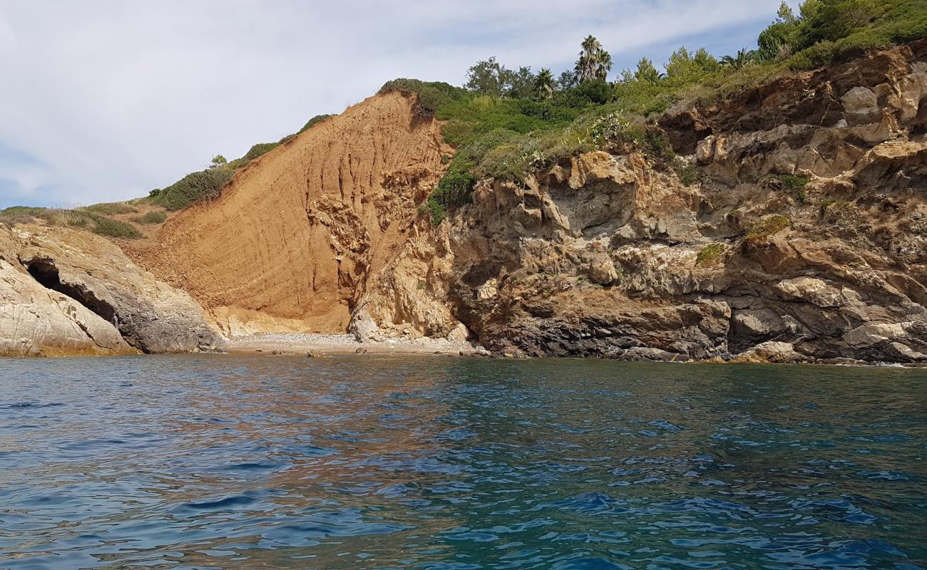 Photo of La Ripa beach with light pebble surface