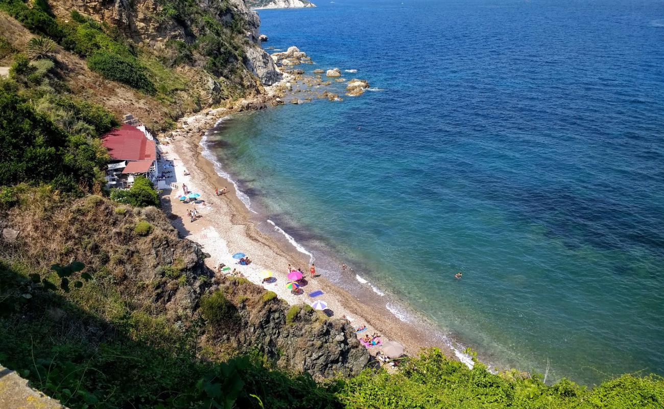 Photo of Spiaggia Le Viste with light pebble surface