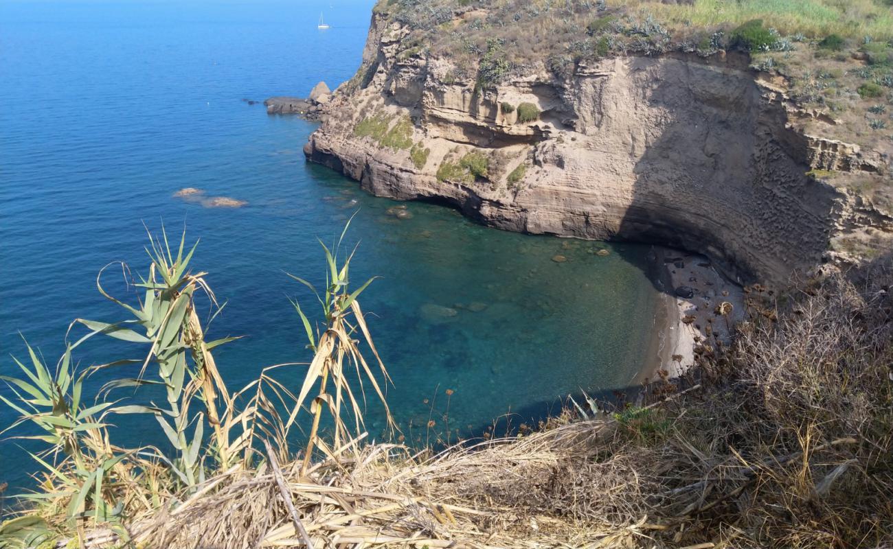 Photo of Parata Grande with light sand &  pebble surface